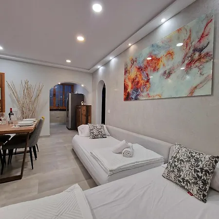 Markethome Bouganvilla Apartman *